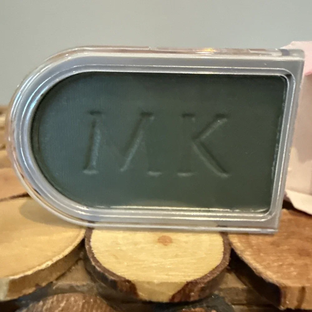 Mary Kay Signature Eye Color RAINFOREST  MK #603900  .09 OZ -‎ NEW in BOX
